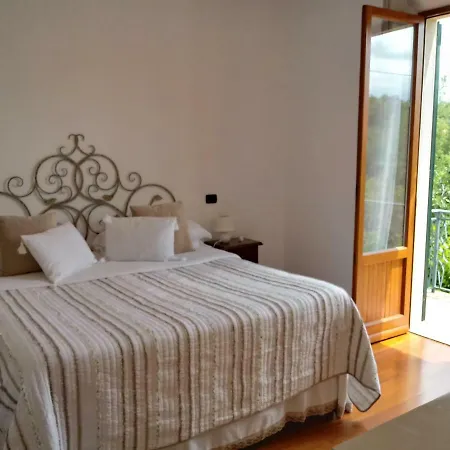 Gloria's Sunny Place Apartment